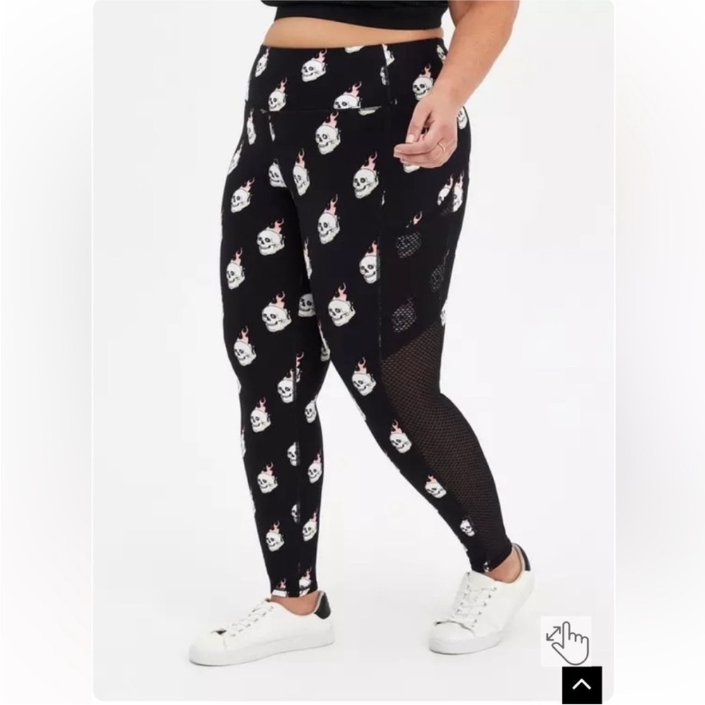 NWT Torrid Wicking Active Leggings Flaming Skulls Full Length 0X